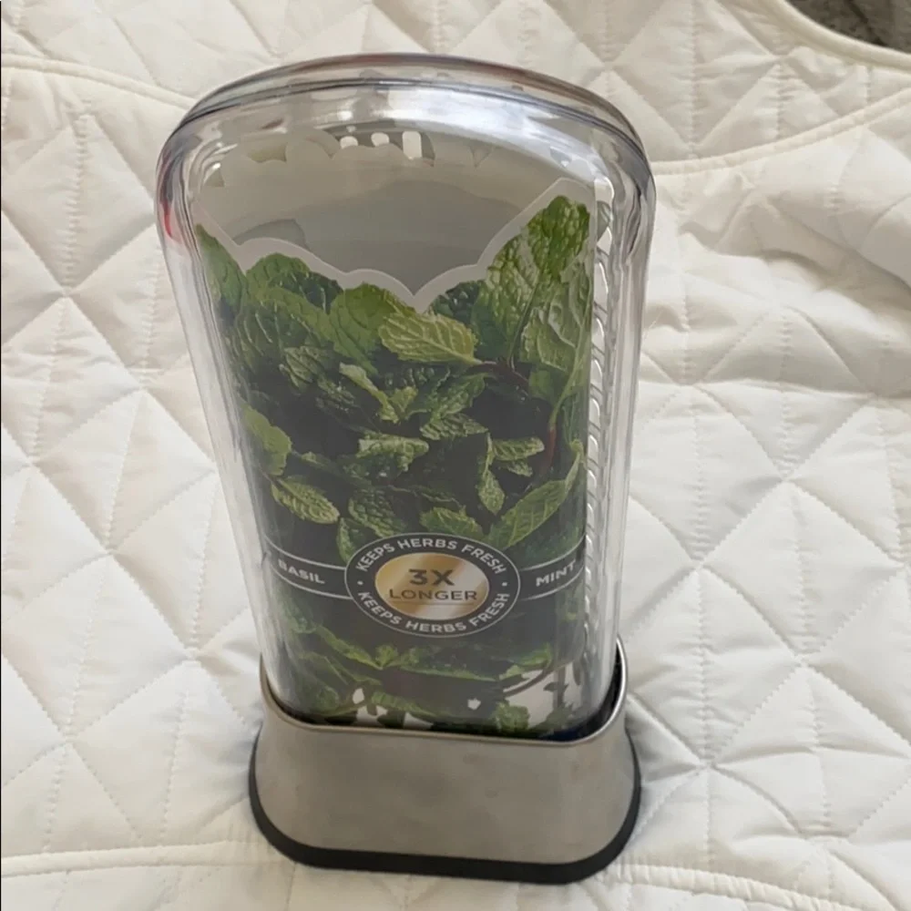 1 pc BRAND NEW of PREPARA herb keeper